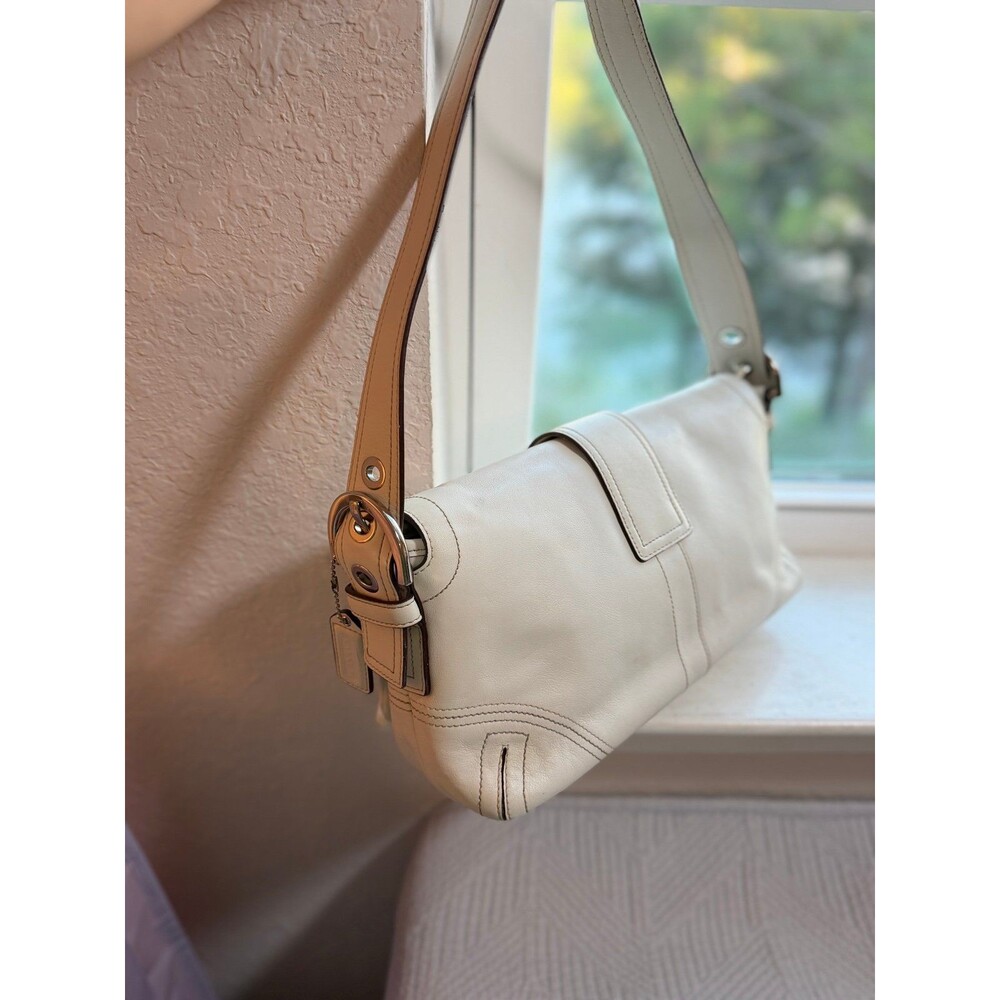Vintage Coach 2005 White Leather Soho Buckle Flap Double Pocket No. L05S-9434 - Picture 6 of 12